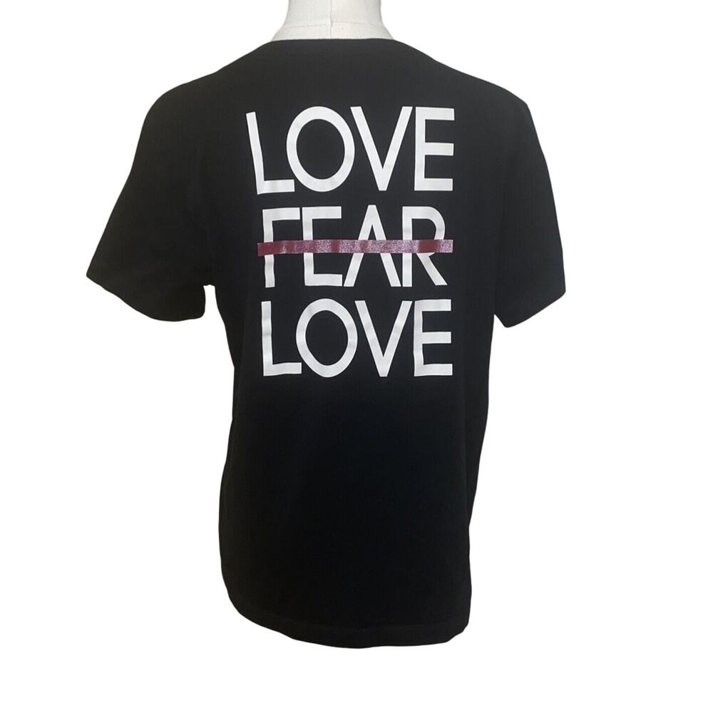 Converse Classic Love Logo Womens Active Shirts & Tees XL Love Not Fear Love